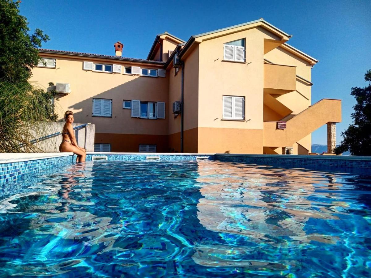 Apartmani Jaric Нови Винодолски Екстериор снимка
