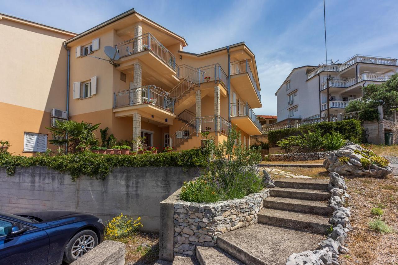 Apartmani Jaric Нови Винодолски Екстериор снимка